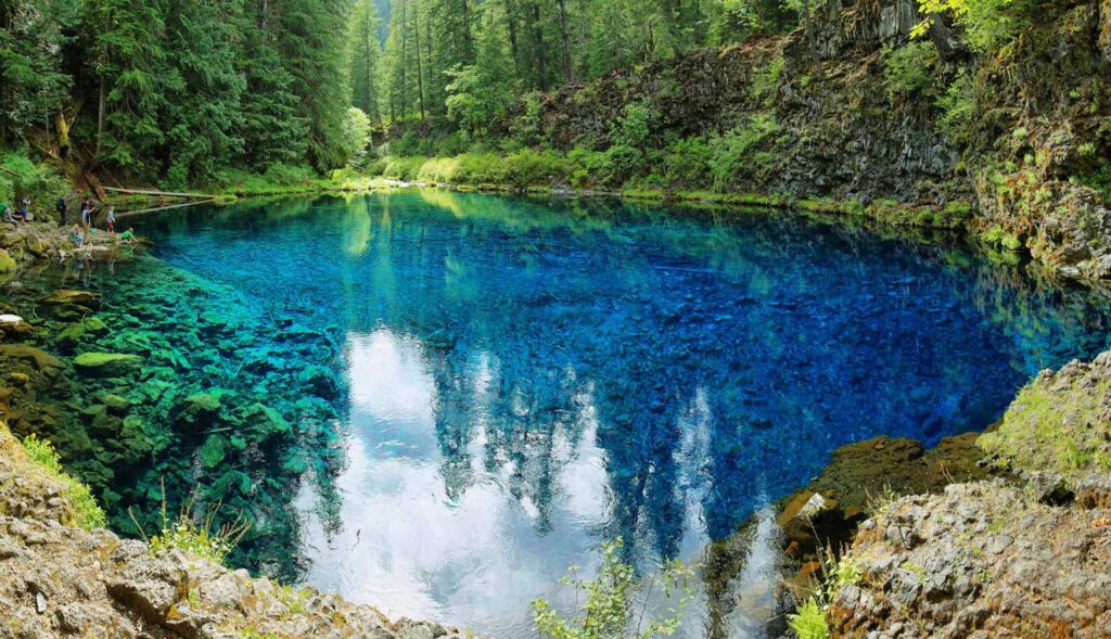 Beautiful Blue Natural Pool in Oregon